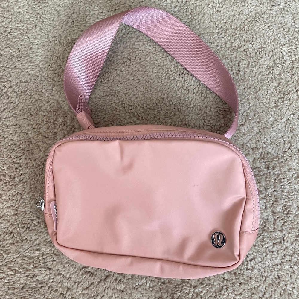 Lululemon belt bag